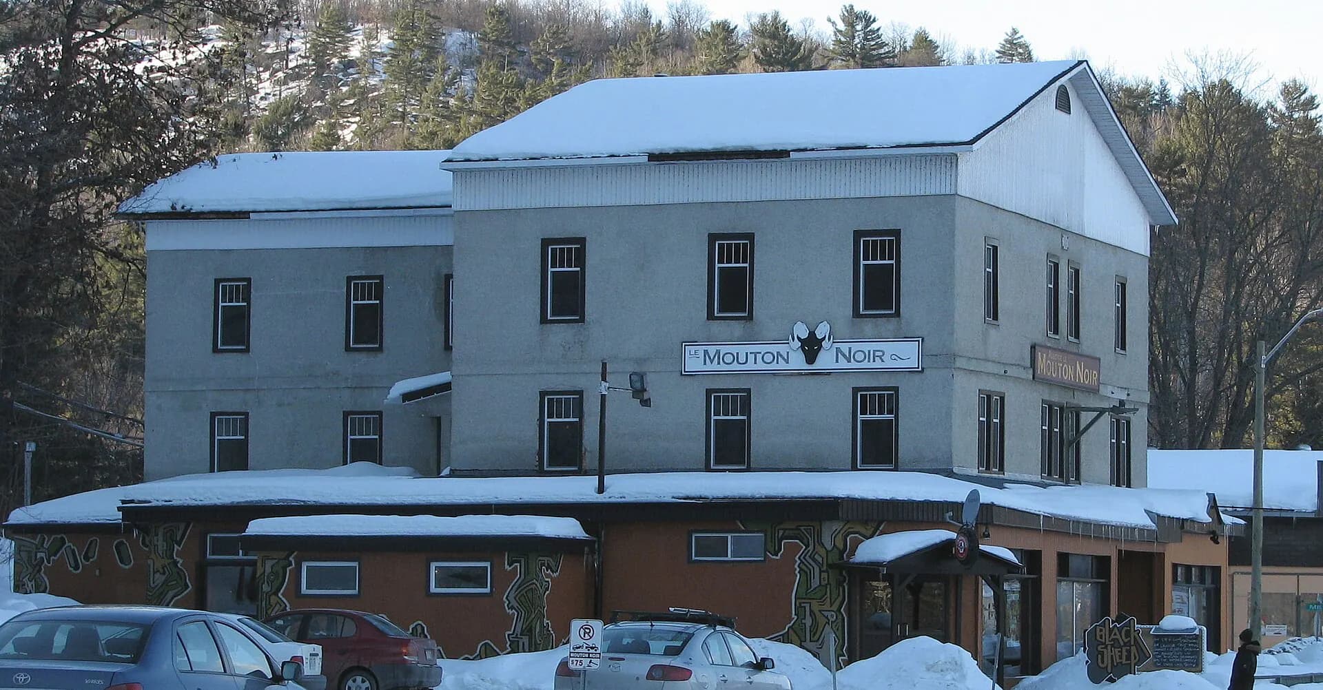 Wide view of the venue grounds at Black Sheep Inn in Wakefield, QC