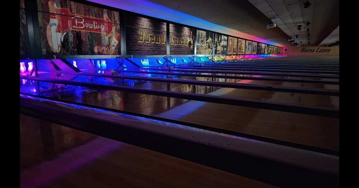 Buena Lanes — documentary venue view.