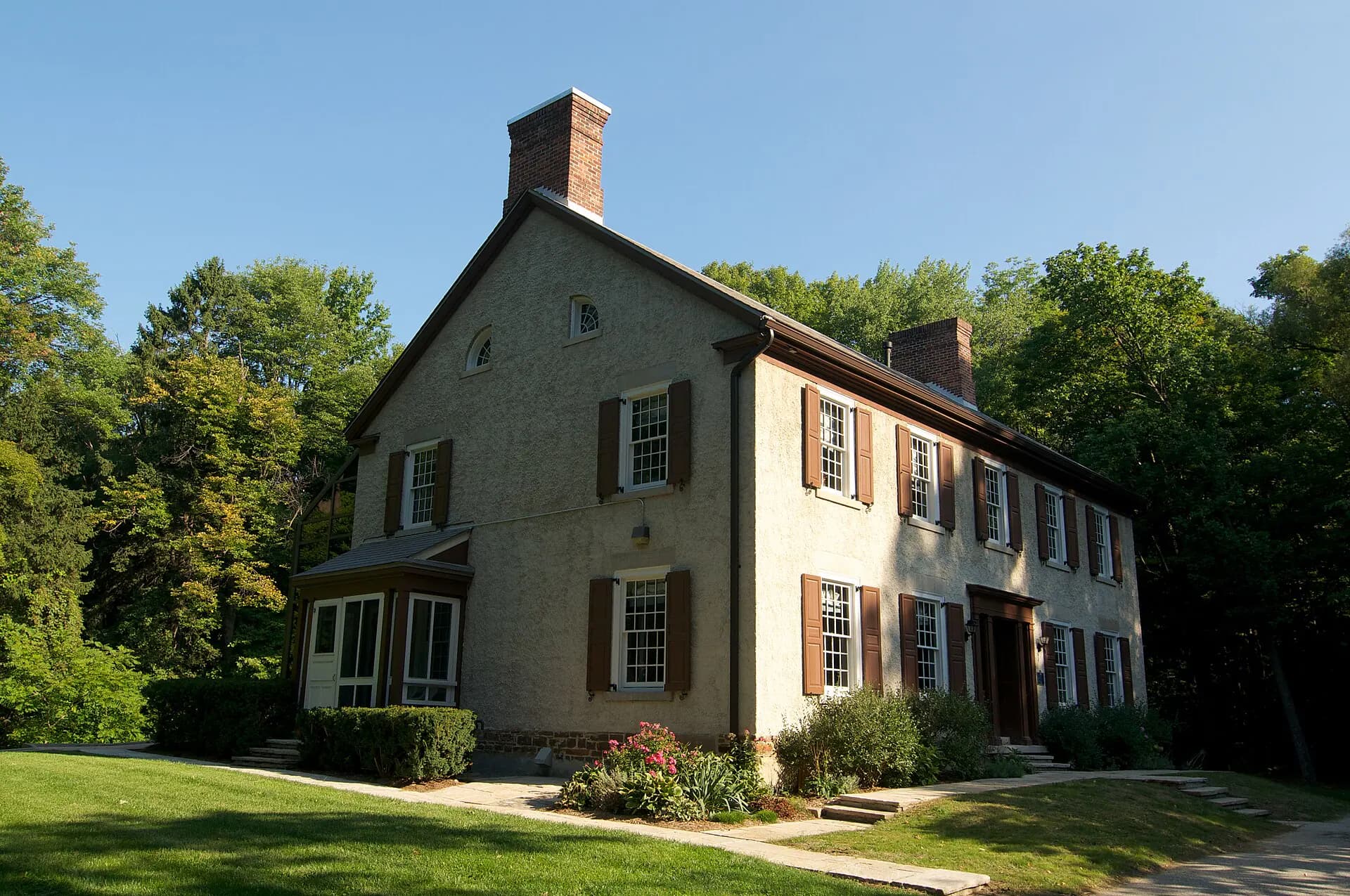 Exterior view at Cawthra-Elliot Estate in Mississauga, ON