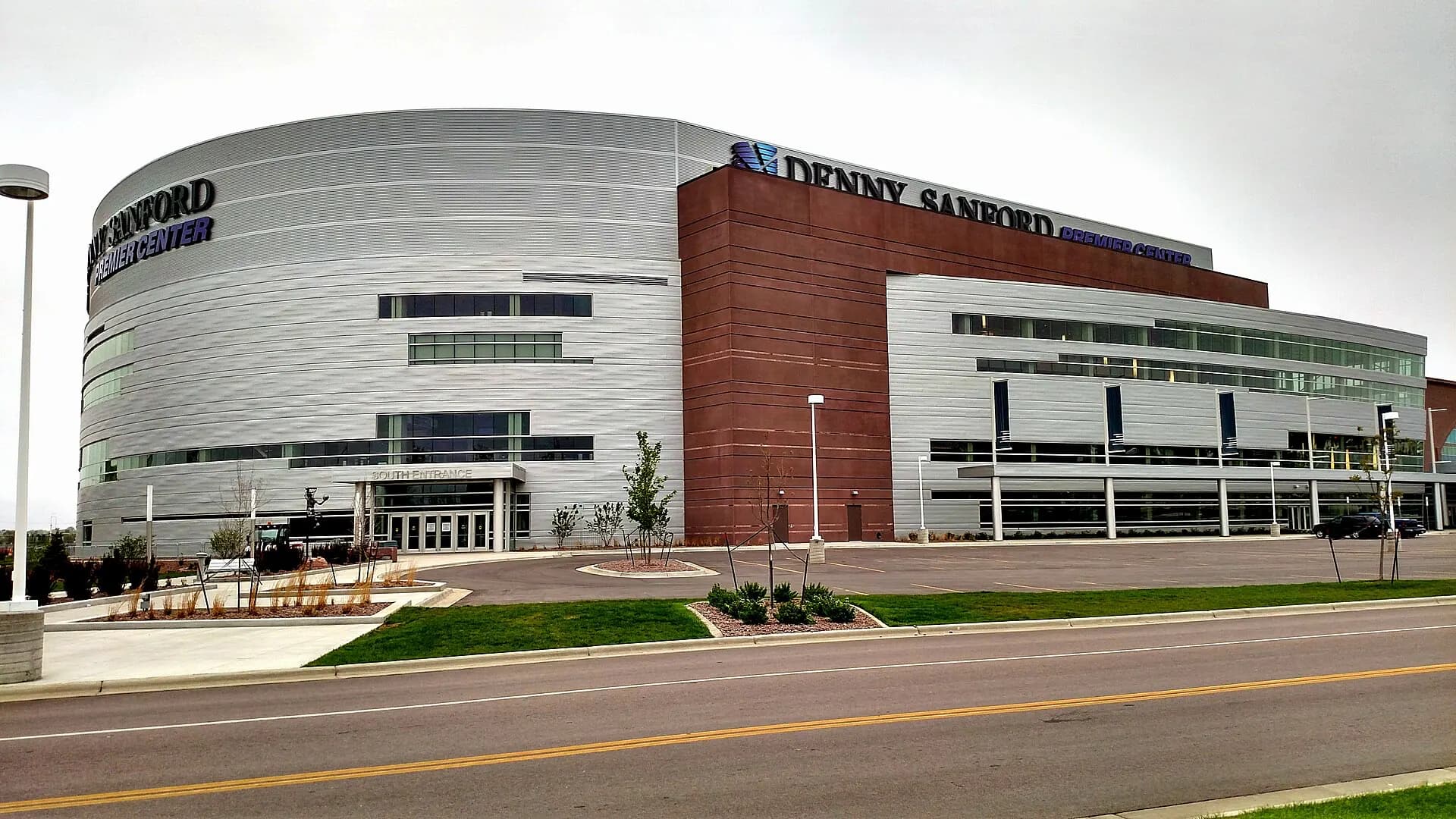 Denny Sanford PREMIER Center — Premier Center 05-11-15.