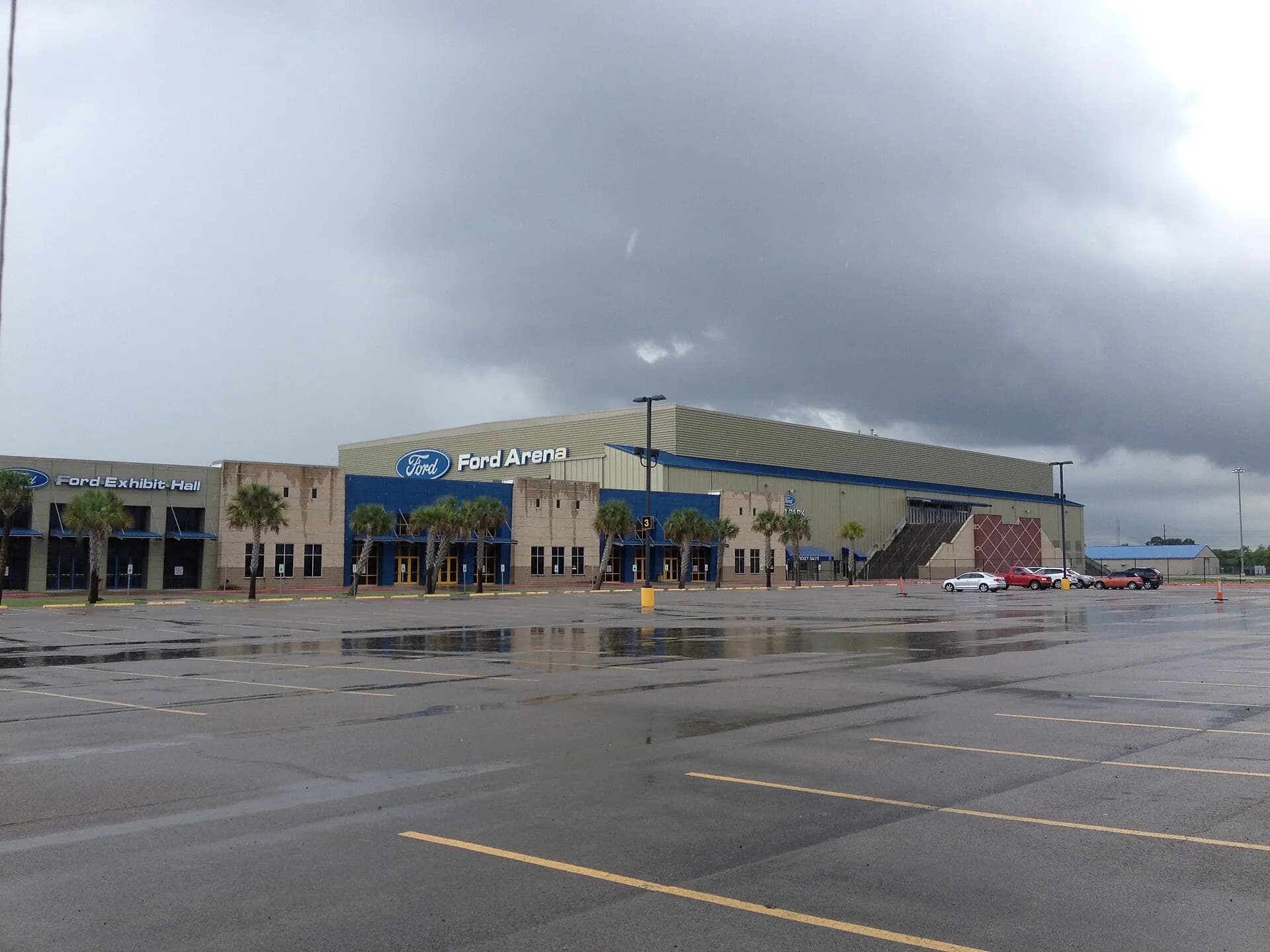 Wide view of the venue grounds at Doggett Ford Park in Beaumont, TX