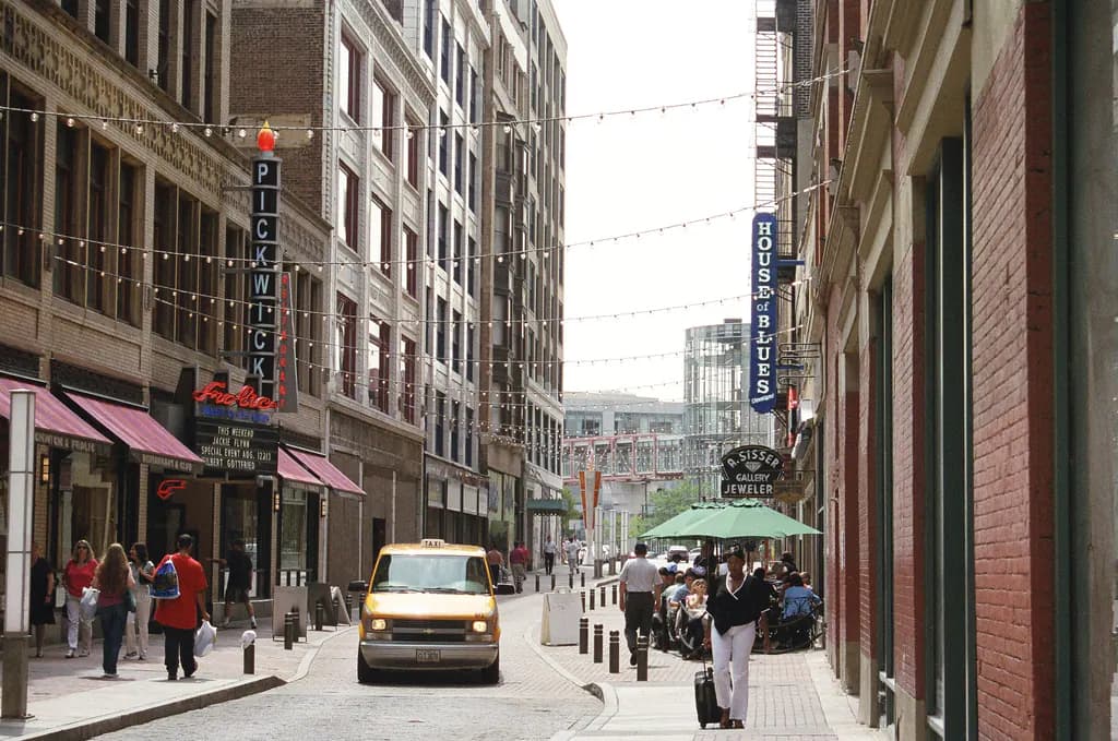 Street-level establishing view of House of Blues Cleveland on East 4th Street.