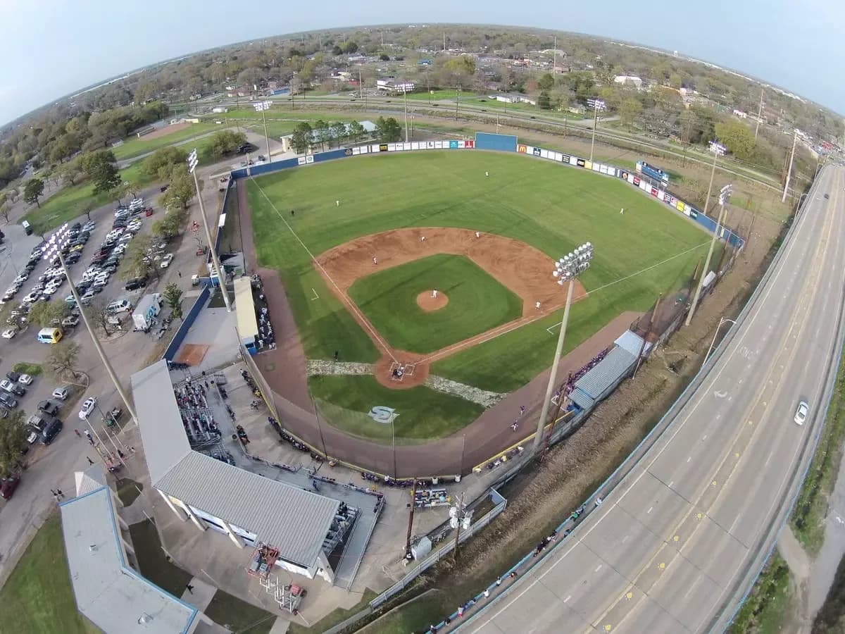 Lee-Hines Stadium’s complete diamond, grandstand, surrounding roads and parking in Southern University’s official aerial collection. This supplies venue orientation without an exact capture date, numbered camera seat or guaranteed current parking arrangement.