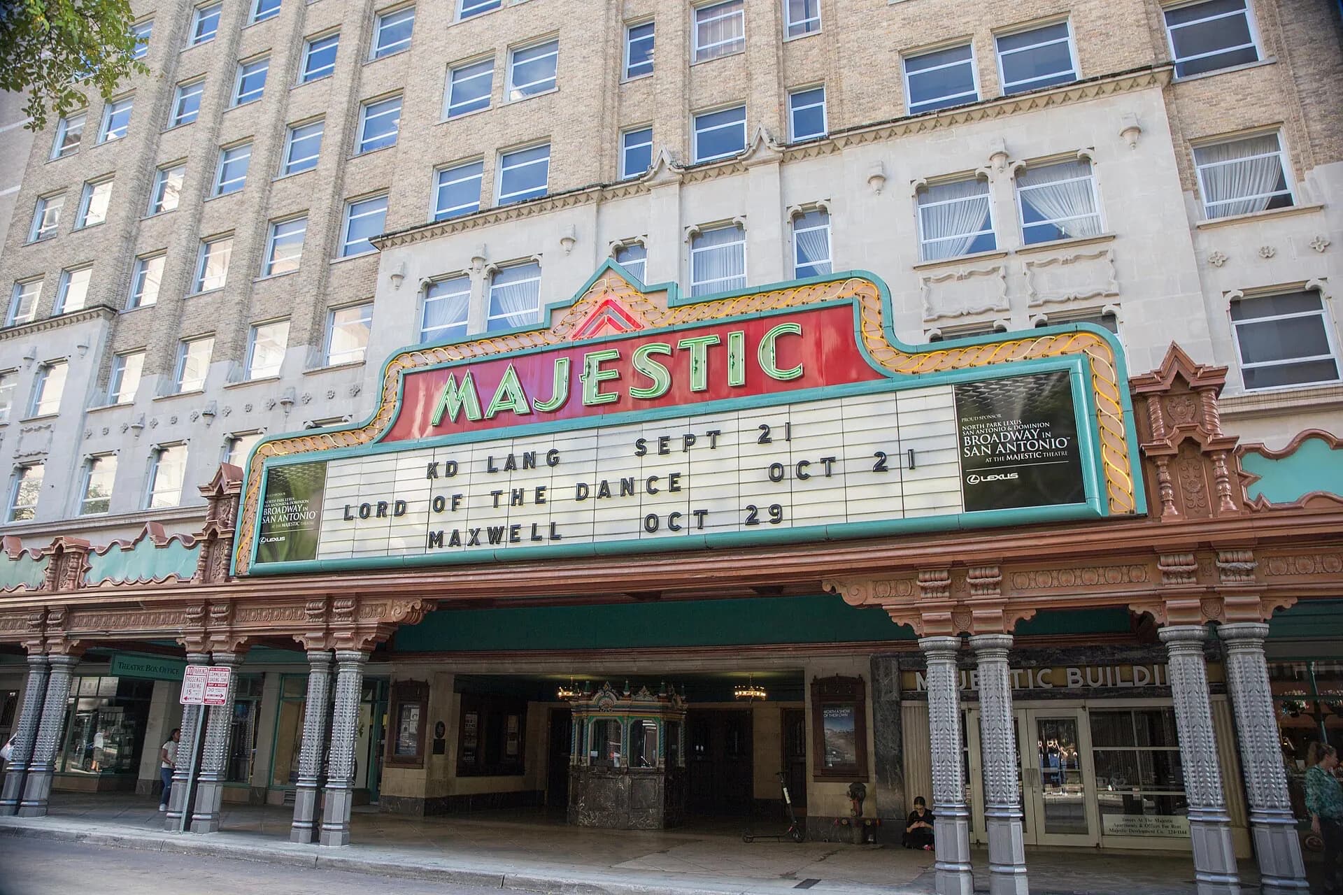 The Majestic Theatre's entrance, marquee, and vertical sign in downtown San Antonio.