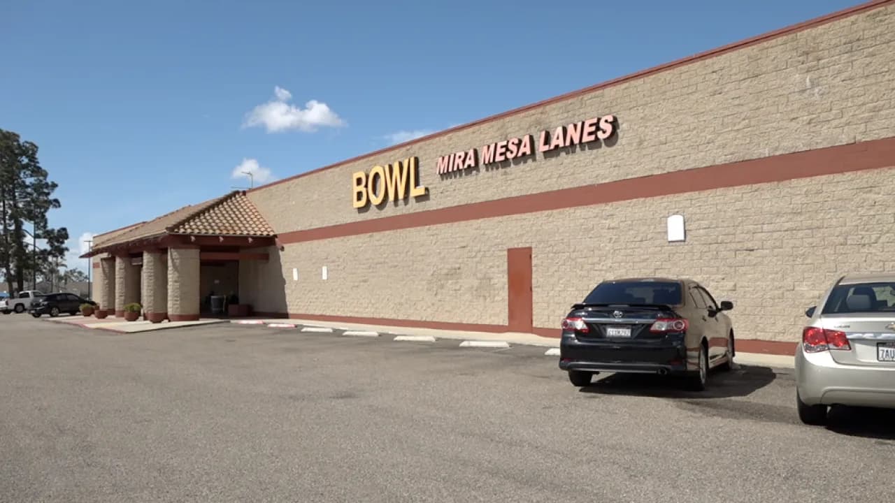 Mira Mesa Lanes — documentary venue view.
