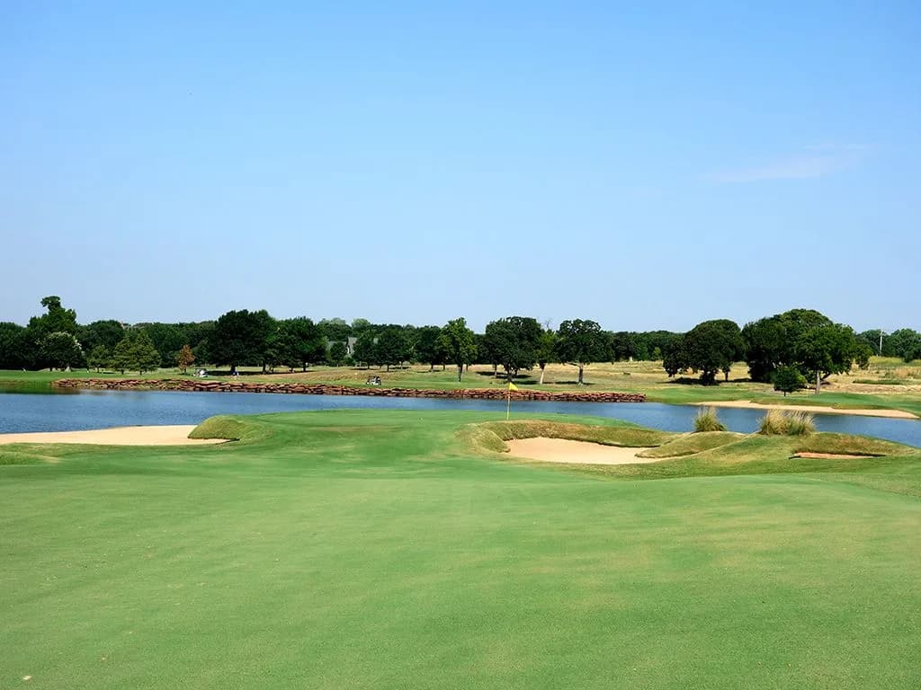 Oak Tree National — documentary venue view.