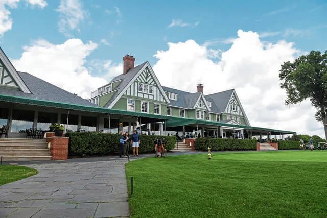 Oakmont Country Club — documentary venue view.