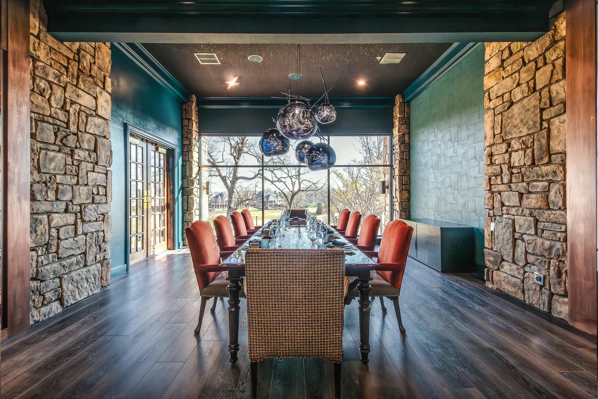 Pinnacle Country Club — documentary venue view.