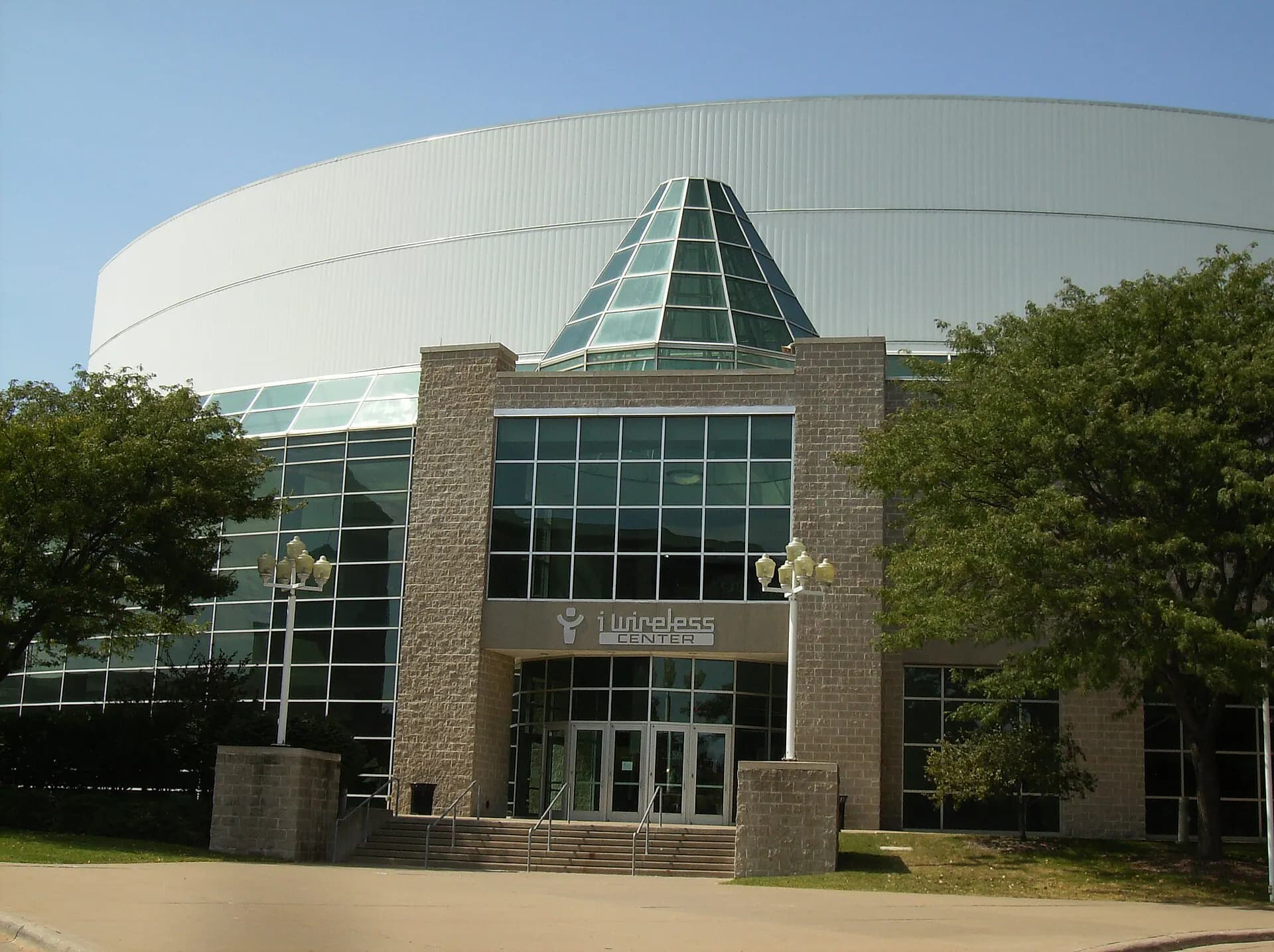 Vibrant Arena at The MARK exterior in Moline