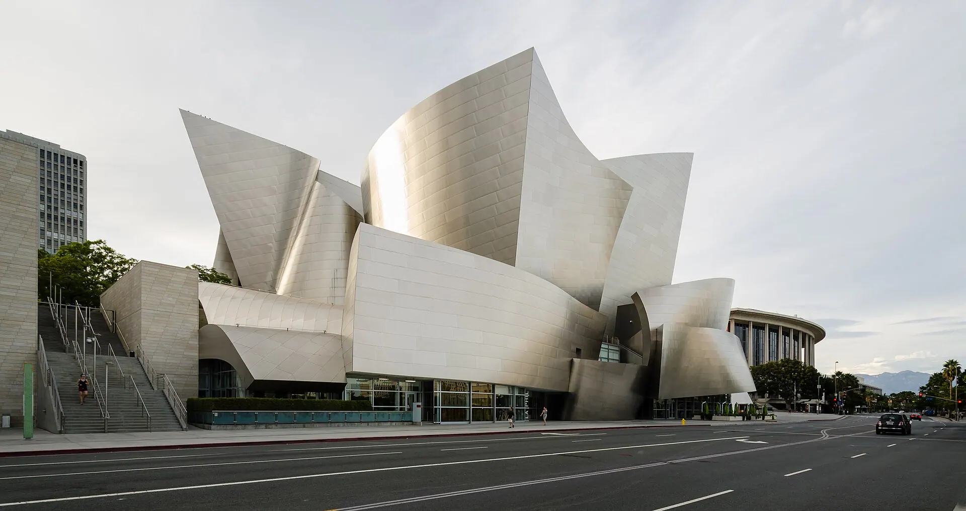 A broad street-side view of Walt Disney Concert Hall's stainless-steel exterior.