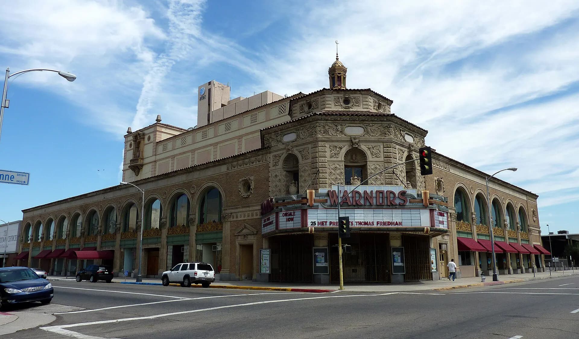 Exterior view at Warnors Theatre in Fresno, CA